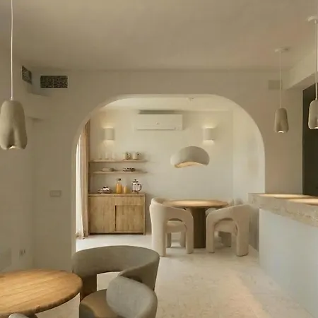 Hotel Llonga's Born &