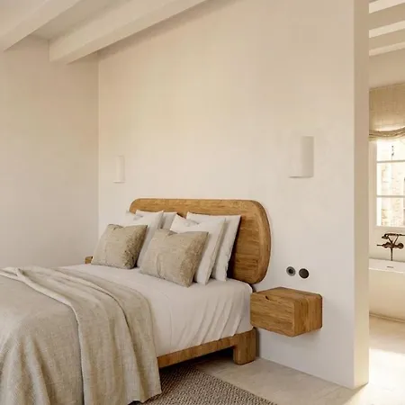 Llonga's Collection - & Hotel 5*