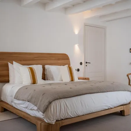 Llonga's Collection - & Hotel 5*