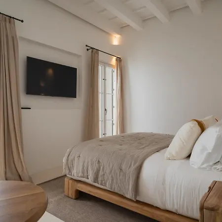 Llonga's Collection - & Hotel 5*